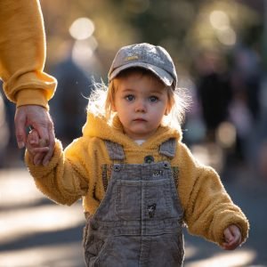 ni o de 1 a o marchando como si